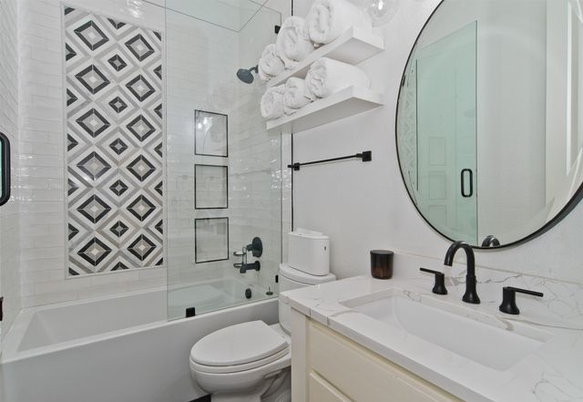 6208 Riverview Circle, Fort Worth, TX 76112