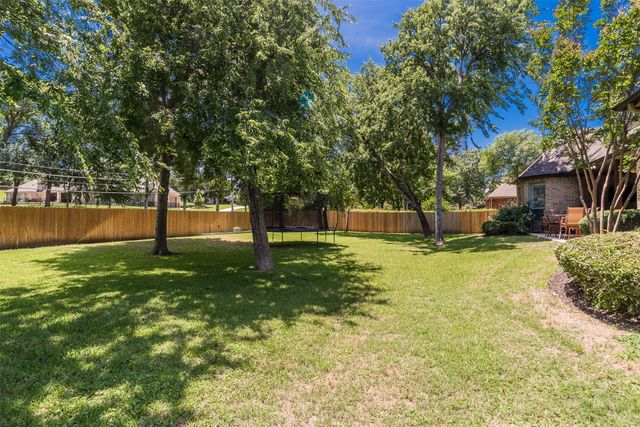 6208 Riverview Circle, Fort Worth, TX 76112