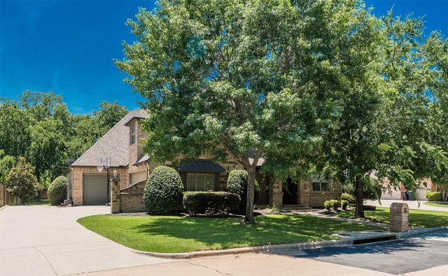 6208 Riverview Circle, Fort Worth, TX 76112