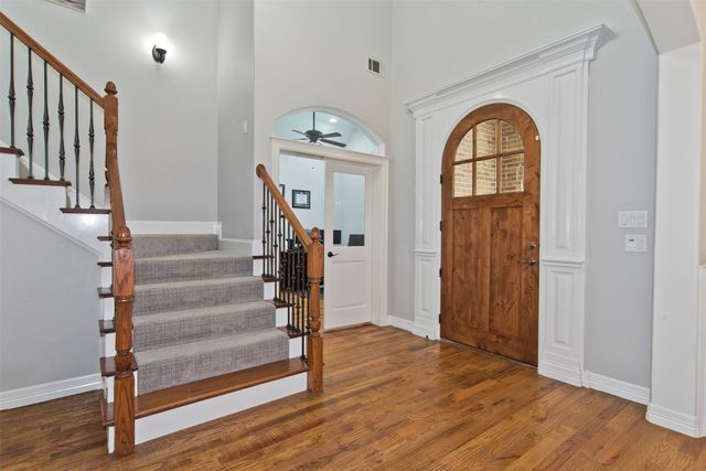 6208 Riverview Circle, Fort Worth, TX 76112