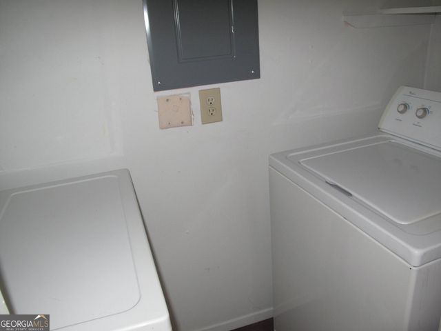 633 Garden Walk Drive, Stone Mountain, GA 30083