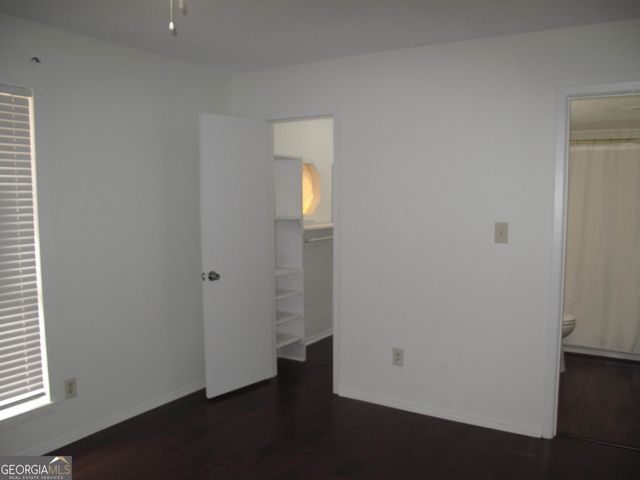 633 Garden Walk Drive, Stone Mountain, GA 30083