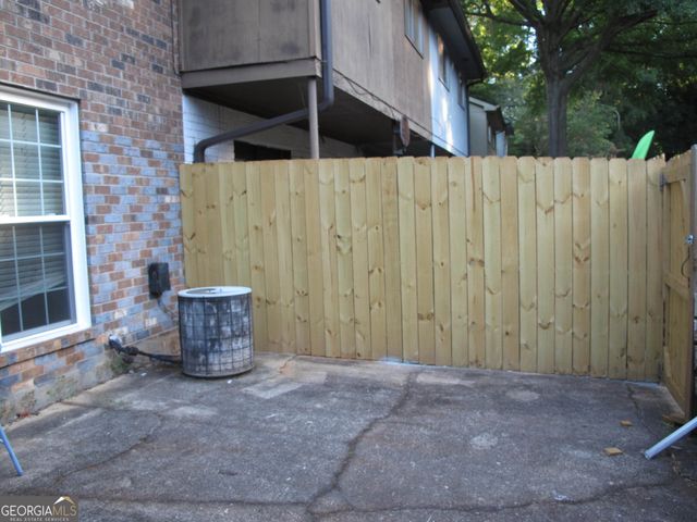 633 Garden Walk Drive, Stone Mountain, GA 30083