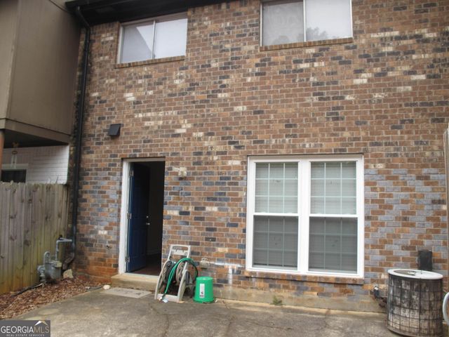 633 Garden Walk Drive, Stone Mountain, GA 30083