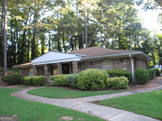 633 Garden Walk Drive, Stone Mountain, GA 30083