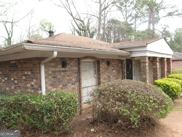 633 Garden Walk Drive, Stone Mountain, GA 30083