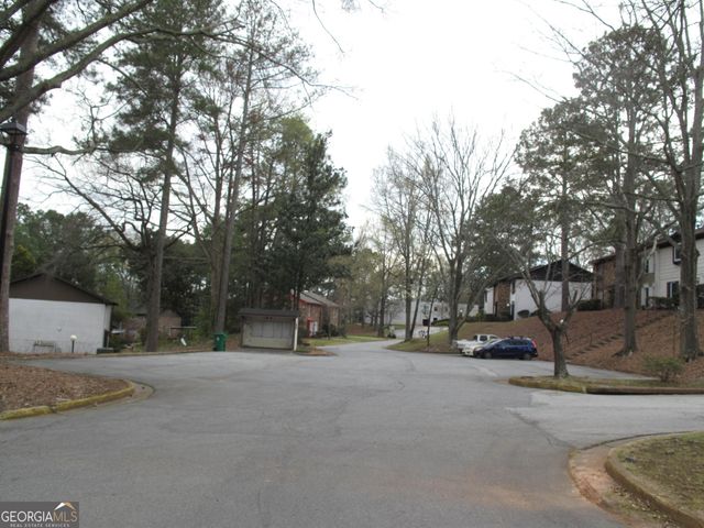 633 Garden Walk Drive, Stone Mountain, GA 30083