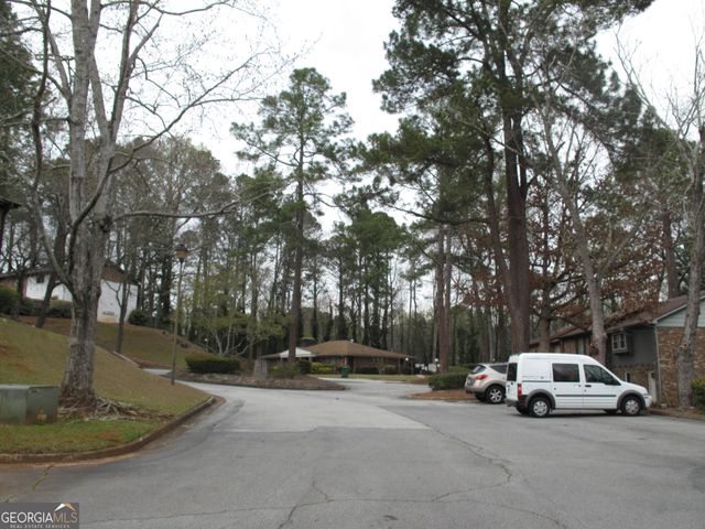 633 Garden Walk Drive, Stone Mountain, GA 30083