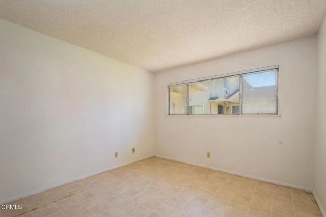 2694 Victoria Avenue, Port Hueneme, CA 93041