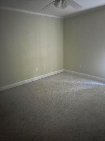 905 N Crestview Drive, Seneca, SC 29678