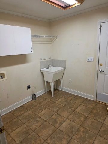 905 N Crestview Drive, Seneca, SC 29678