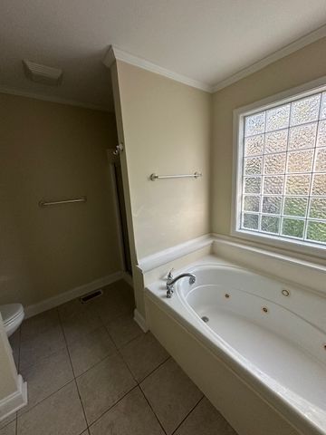 905 N Crestview Drive, Seneca, SC 29678