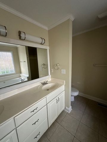 905 N Crestview Drive, Seneca, SC 29678