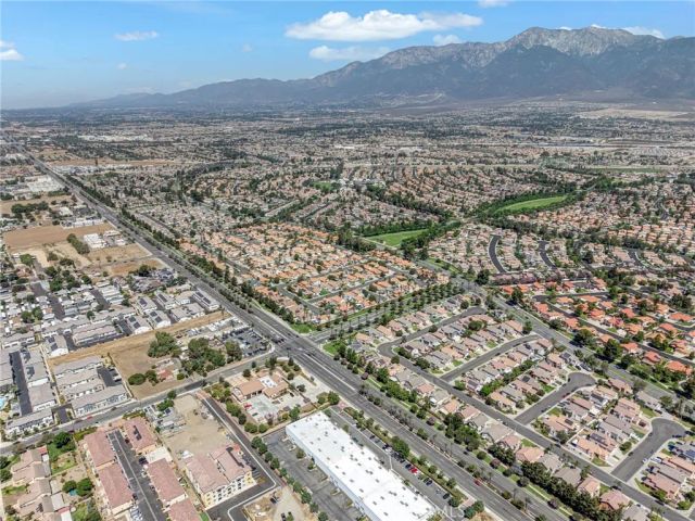 8027 Palermo, Fontana, CA 92336