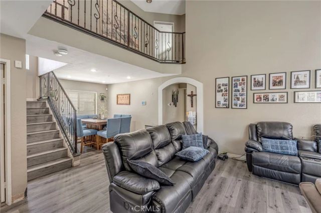 8027 Palermo, Fontana, CA 92336