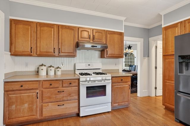 45 Hayes Ave, Lowell, MA 01854