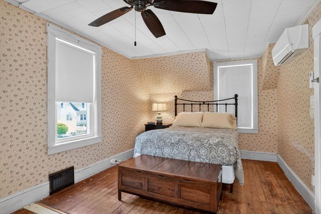 45 Hayes Ave, Lowell, MA 01854