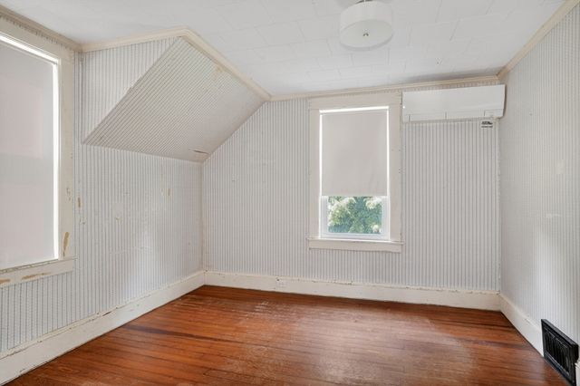 45 Hayes Ave, Lowell, MA 01854