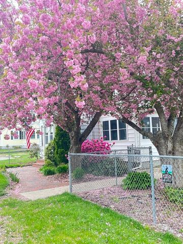 45 Hayes Ave, Lowell, MA 01854