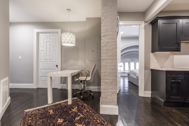 239 Commonwealth Ave 32, Boston, MA 02116