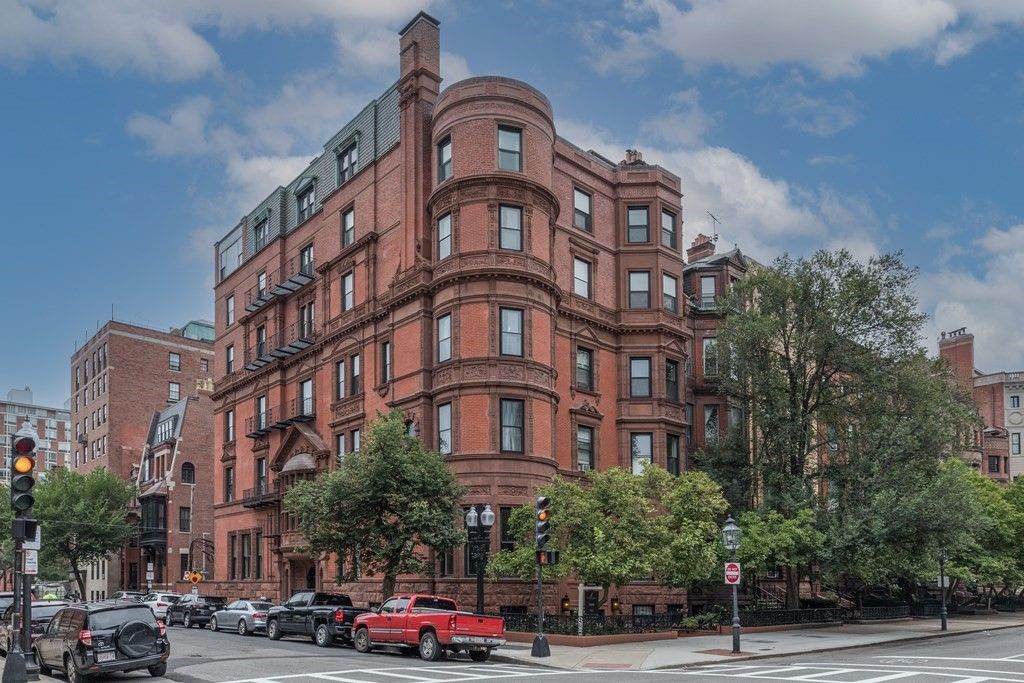 239 Commonwealth Ave 32, Boston, MA 02116