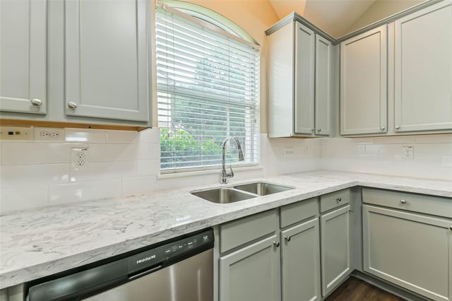 10542 Oleander Point Drive, Houston, TX 77095