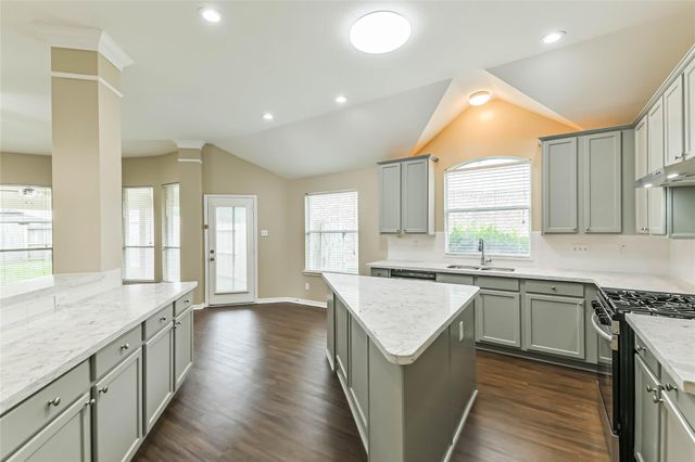 10542 Oleander Point Drive, Houston, TX 77095