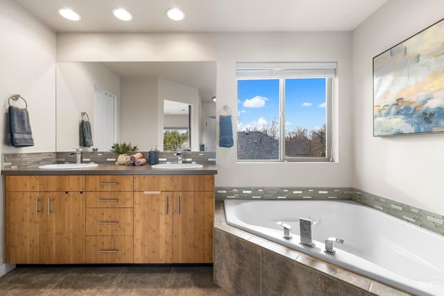 2130 S Myers Pl, Boise, ID 83706