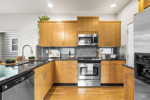 2130 S Myers Pl, Boise, ID 83706