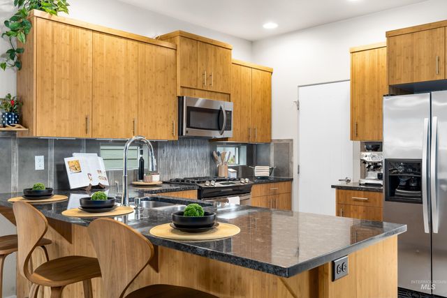 2130 S Myers Pl, Boise, ID 83706