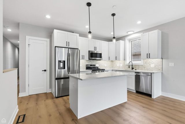 2718 Budd Street 2N, River Grove, IL 60171