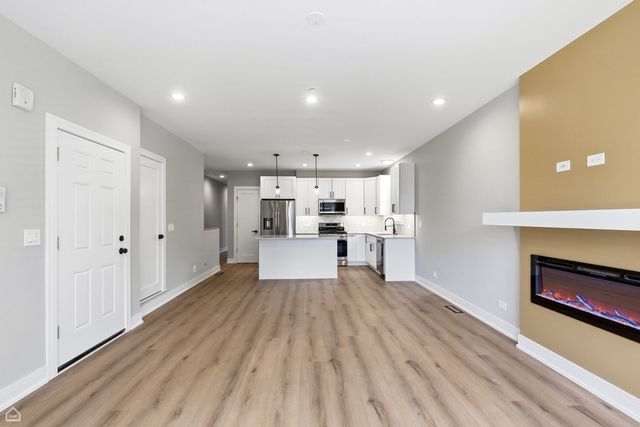 2718 Budd Street 2N, River Grove, IL 60171