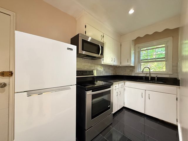 1 Dexter St 5, Malden, MA 02148