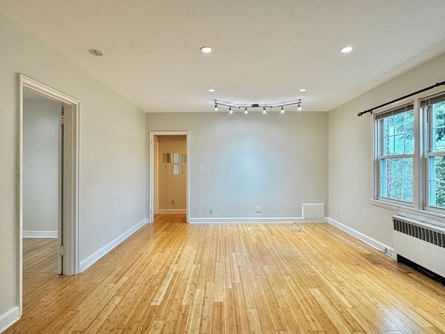 1 Dexter St 5, Malden, MA 02148