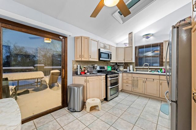 8058 Circle Drive, Palos Hills, IL 60465