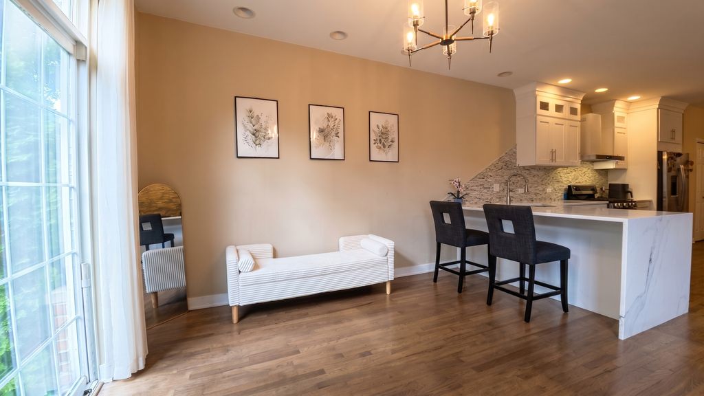 8424 Dawn Lane, Darien, IL 60561 — photo 5