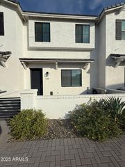 3230 E THOMAS Road 141, Mesa, AZ 85213