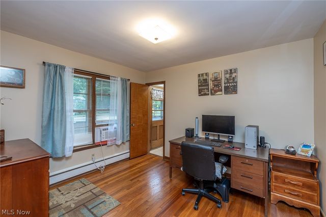 910 S Court Street, Medina, OH 44256