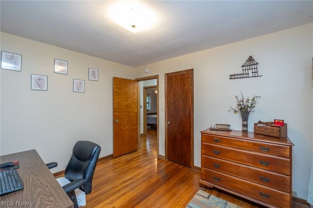910 S Court Street, Medina, OH 44256