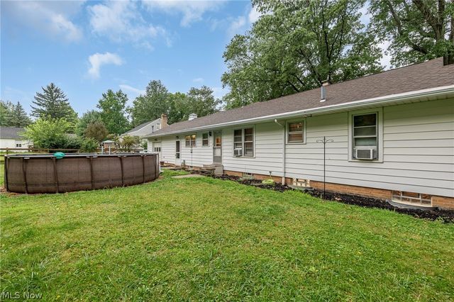 910 S Court Street, Medina, OH 44256