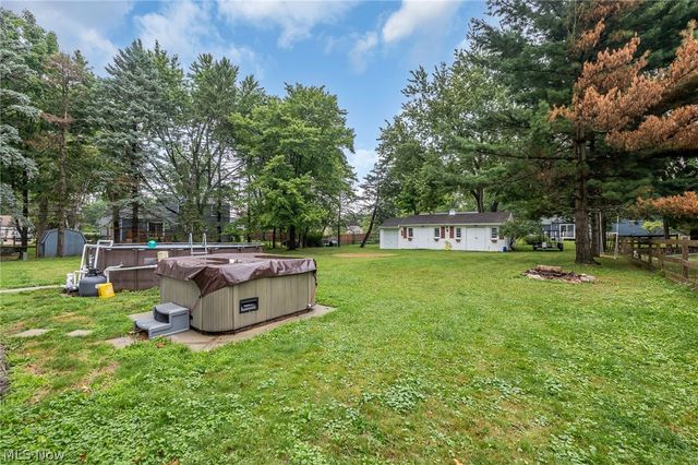 910 S Court Street, Medina, OH 44256