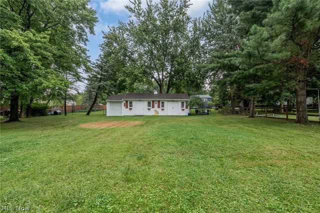 910 S Court Street, Medina, OH 44256