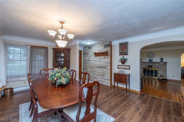 910 S Court Street, Medina, OH 44256