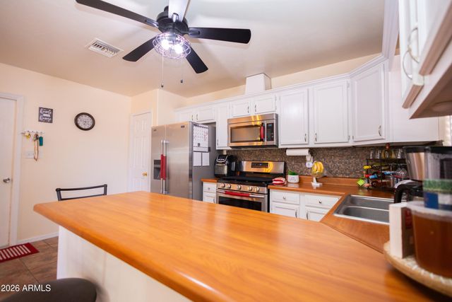 502 N ELIZABETH Avenue, Douglas, AZ 85607