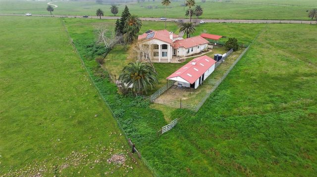 1460 N Piedra, Sanger, CA 93657