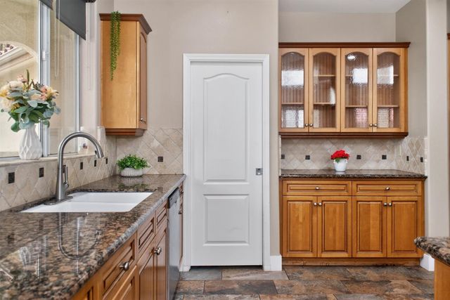 1460 N Piedra, Sanger, CA 93657