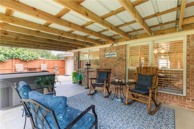 125 Golfview Drive, Hilltop Lakes, TX 77871