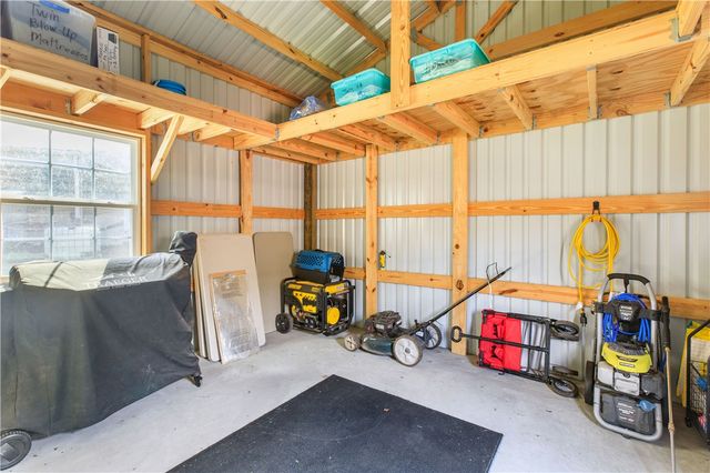 125 Golfview Drive, Hilltop Lakes, TX 77871