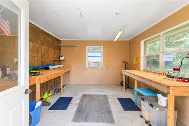 125 Golfview Drive, Hilltop Lakes, TX 77871