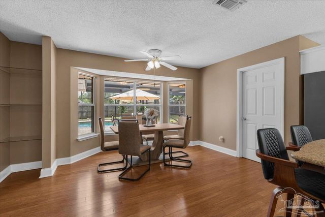 25 Bartlett Cir, Pensacola, FL 32505